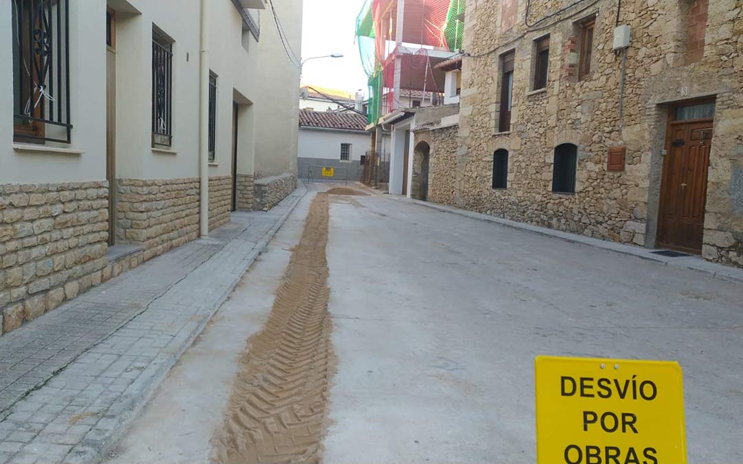 Obras de canalización en el caso urbano./Ayuntamiento de Cantavieja