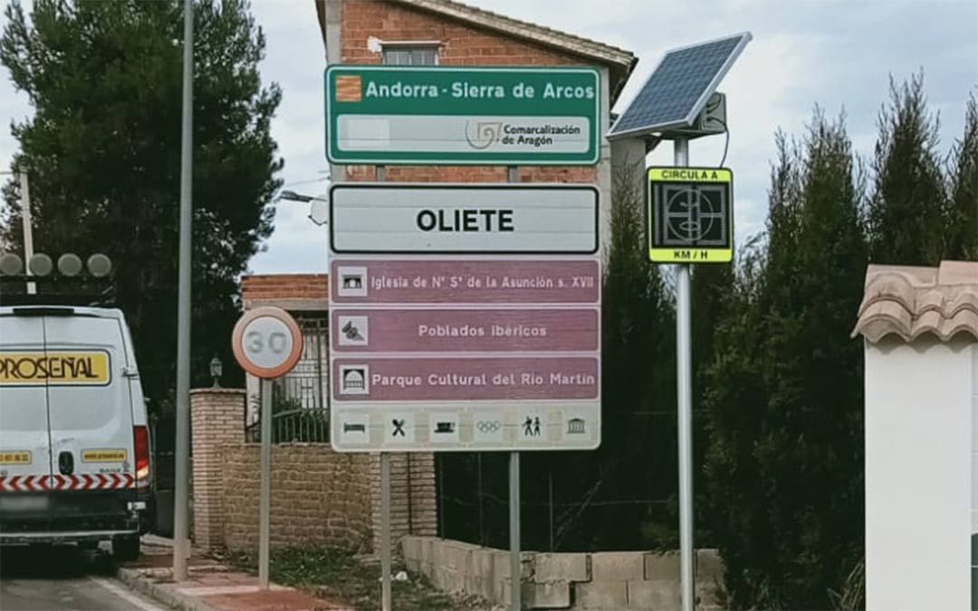 Radar pedagógico instalado en Oliete./DGA