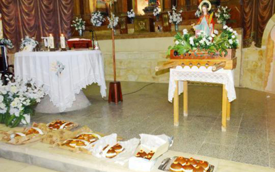 Bendición de las "tetas de Santa Águeda" en La Ginebrosa./ Asociación Cultural Tarayola