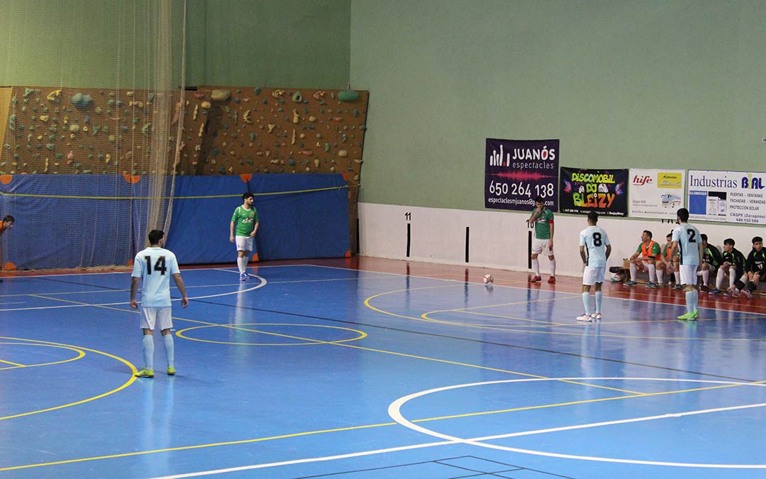 Imagen del partido entre el F.S. Fabara y el Molitex Caspe / Eduard Peralta