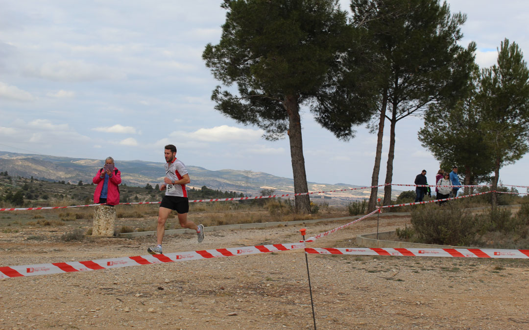 El Cross de Aguaviva se disputó en el entorno de la ermita de Santa Bárbara. / B. Severino