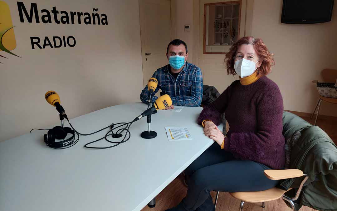 Marta Ferrás, presidenta de los Empresarios del Matarraña y Rubén Esteve, uno de los organizadores de la jornada.