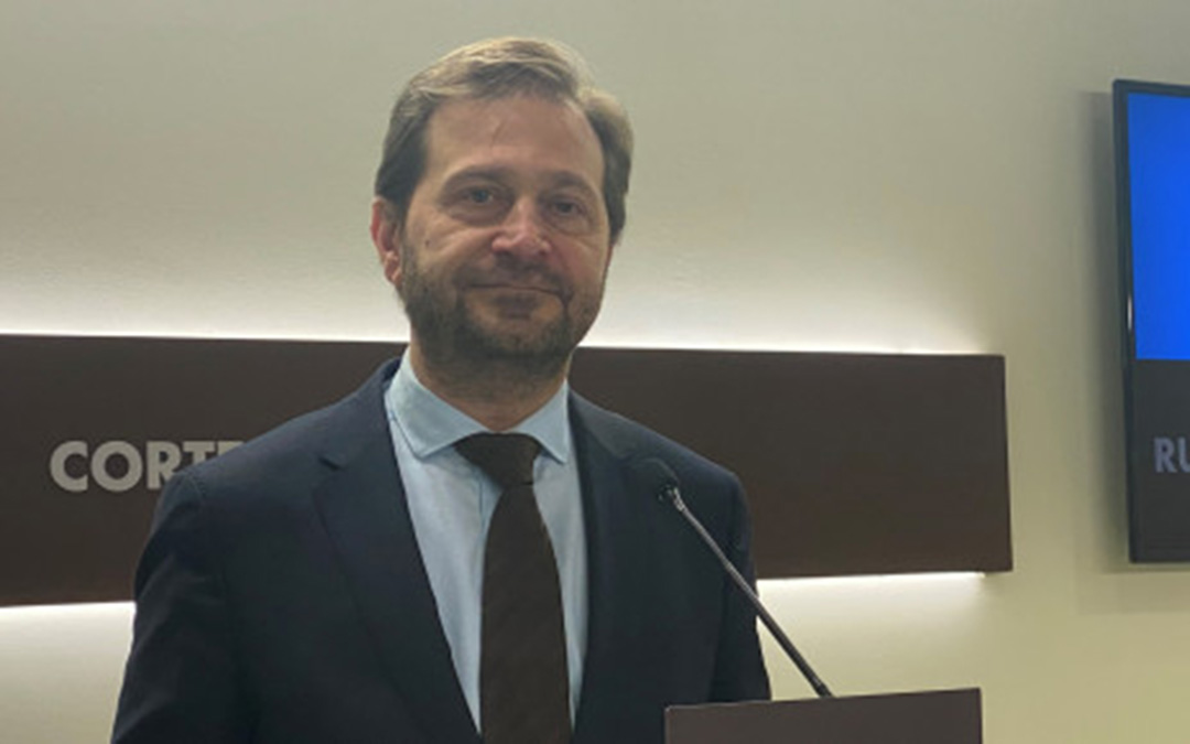 Fernando Ledesma este miércoles en rueda de prensa en las Cortes de Aragón./L.C.