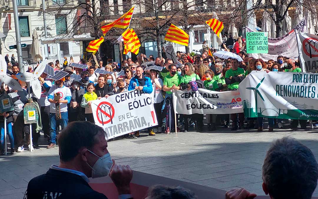 Manifestación por otro modelo de renovables en Zaragoza / J. de Luna