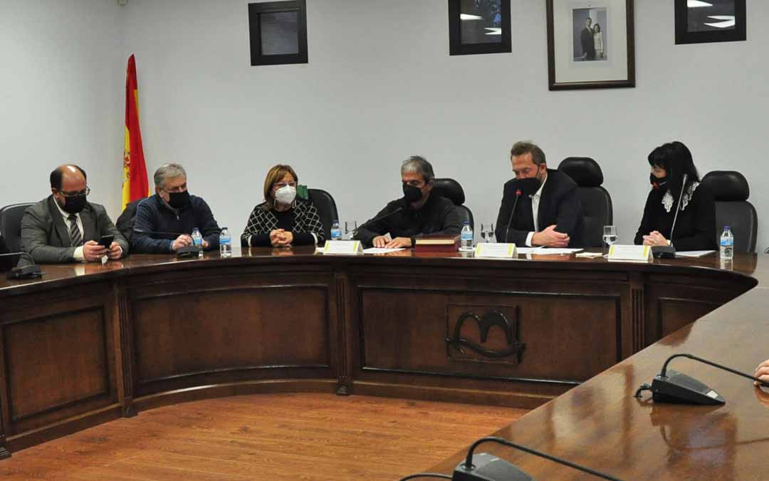 El Secretario de Estado y la Directora General de Turismo fueron recibidos por los consejeros comarcales.