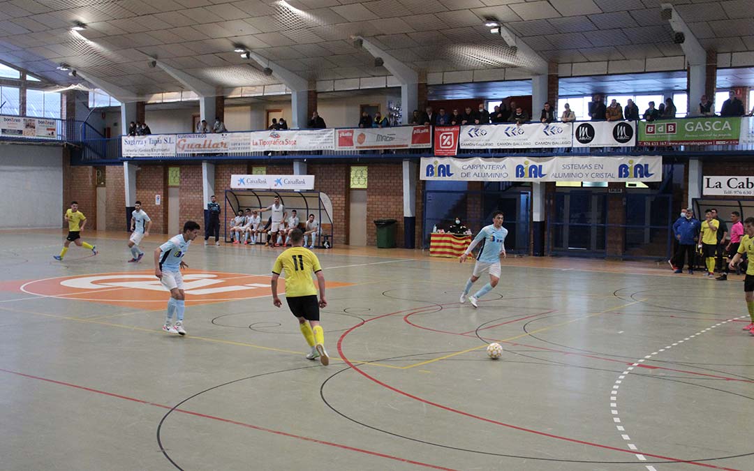 Instante del partido entre el F.S. Caspe y el Boca Híjar / E.P
