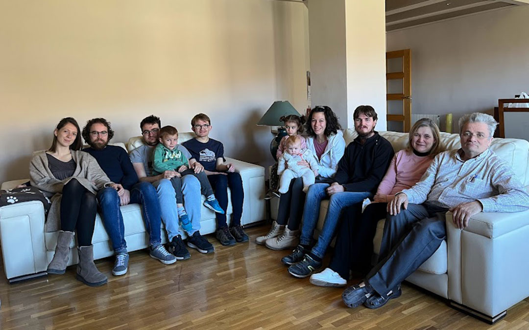 Los Félez Moliner han incorporado a nuevos miembros en la familia. Algunos de ellos participarán por primera vez en la representación este año./ Laura Alejos