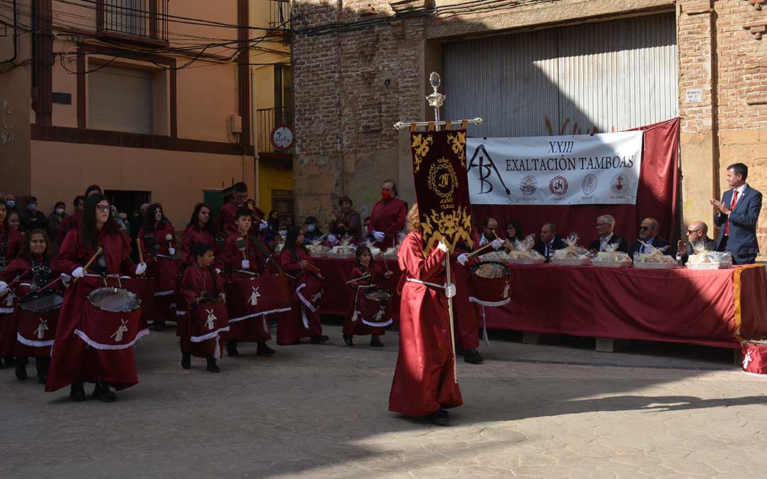 Cofradía Jesús Nazareno de Ariño durante la Exaltación./I.M.