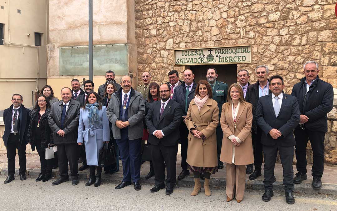La DPT ha realizado su tradicional ofrenda a su patrón en la Iglesia de la Merced de Teruel este jueves / DPT