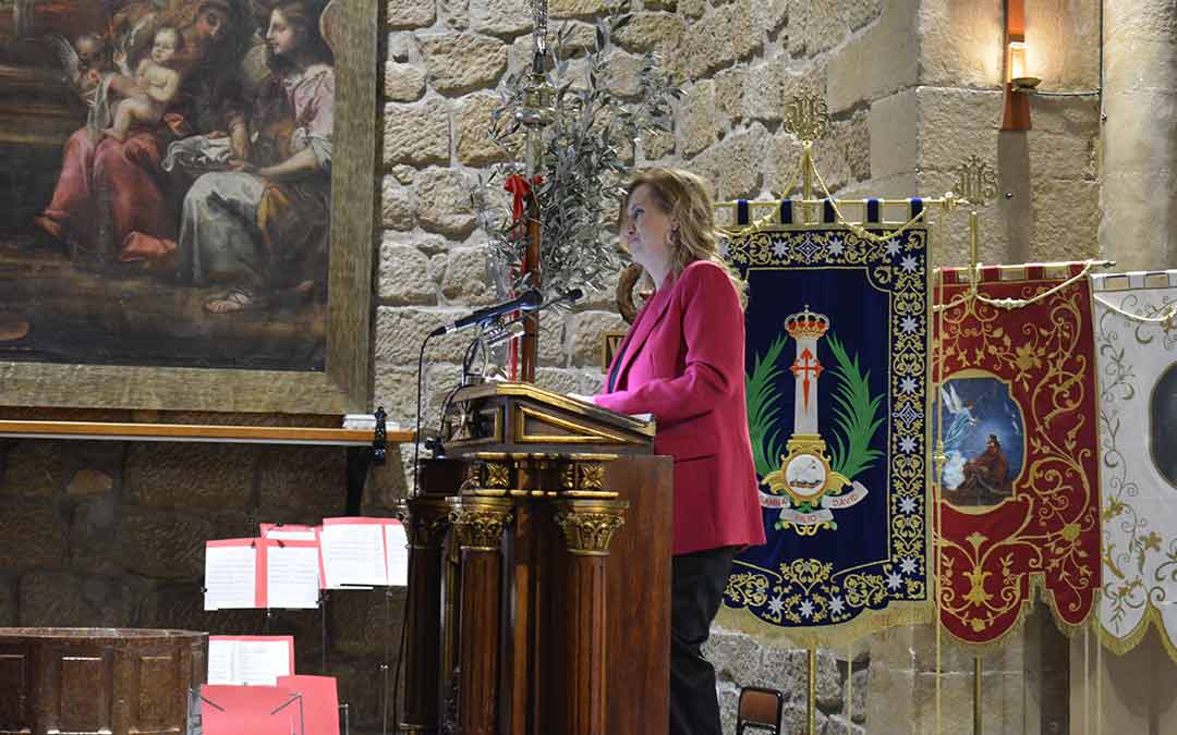 La pregonera de la Semana Santa de Andorra durante su discurso./I.M.