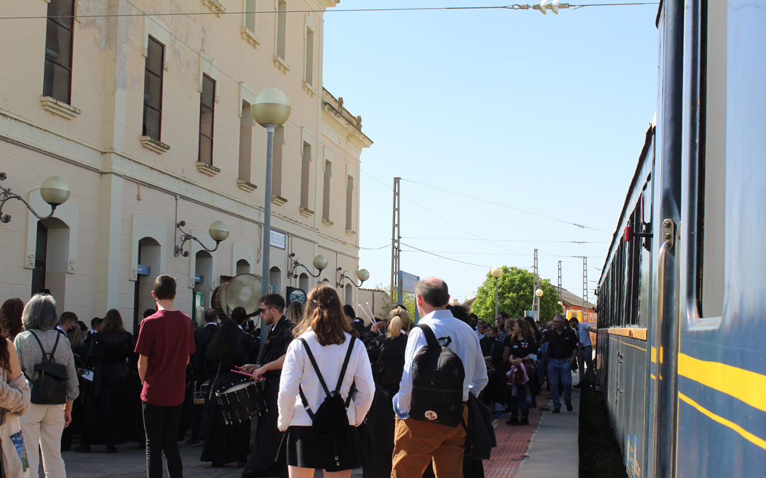 Recibimiento al Tren del Tambor 2022 en La Puebla. / B. Severino