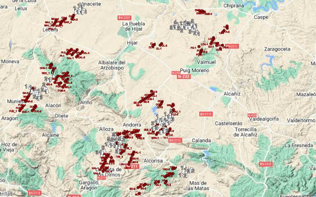 Plano de los 50 proyectos híbridos de Forestalia presentados resultantes de la fragmentación de 9 megacentrales eólicas y 3 solares fotovoltaicas / Teruel Existe