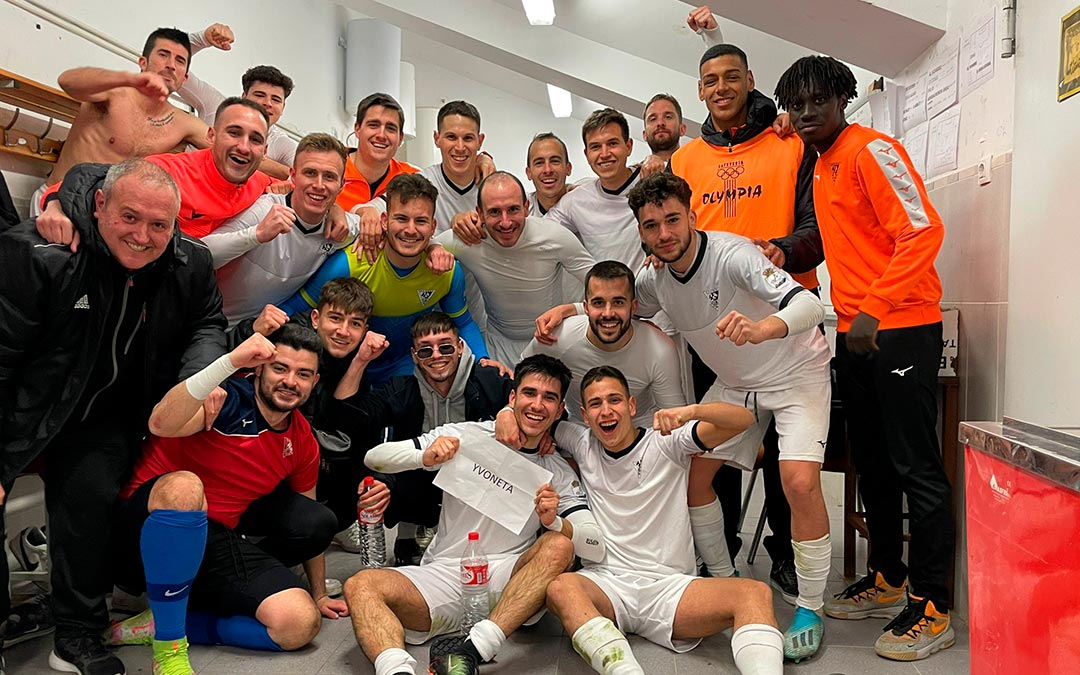 La plantilla andorrana celebra la victoria frente al Alcañiz./ Andorra C.F.