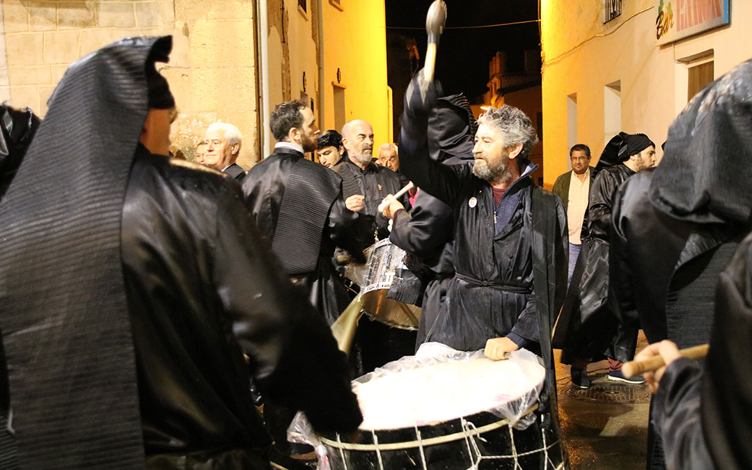 Imagen de archivo. Acto de "Romper la Hora" en Samper de Calanda en la Semana Santa de 2019./ La COMARCA