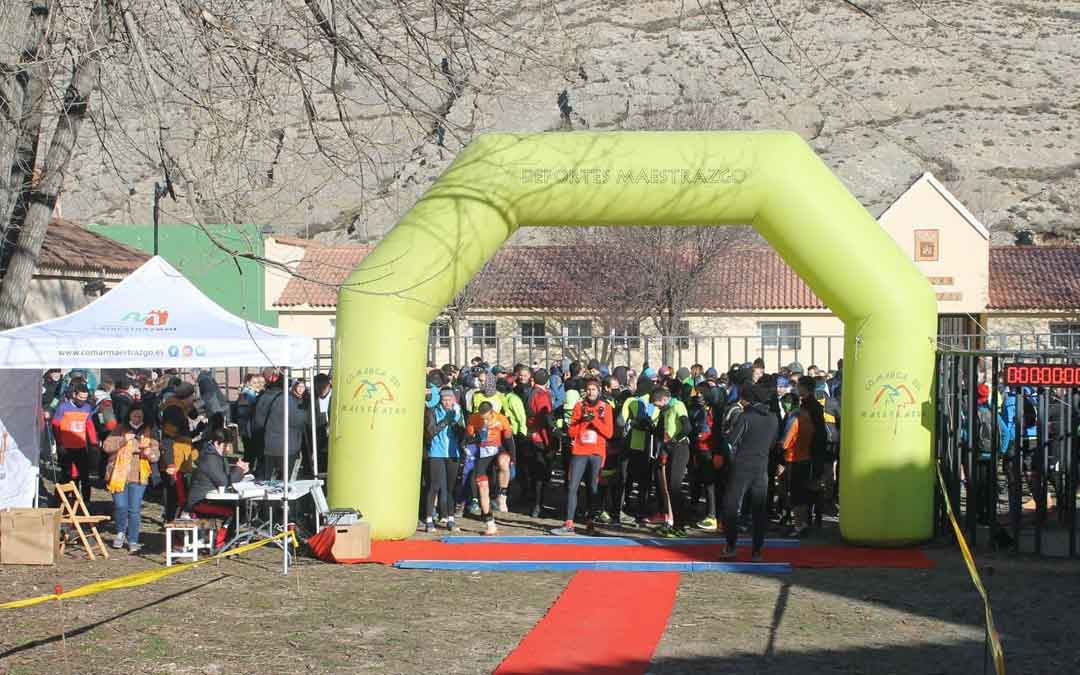 La salida del trail estaba instalada en la localidad de Villarroya de los Pinares. Foto. Facebook Raul Villarroya de los Pinares Trail