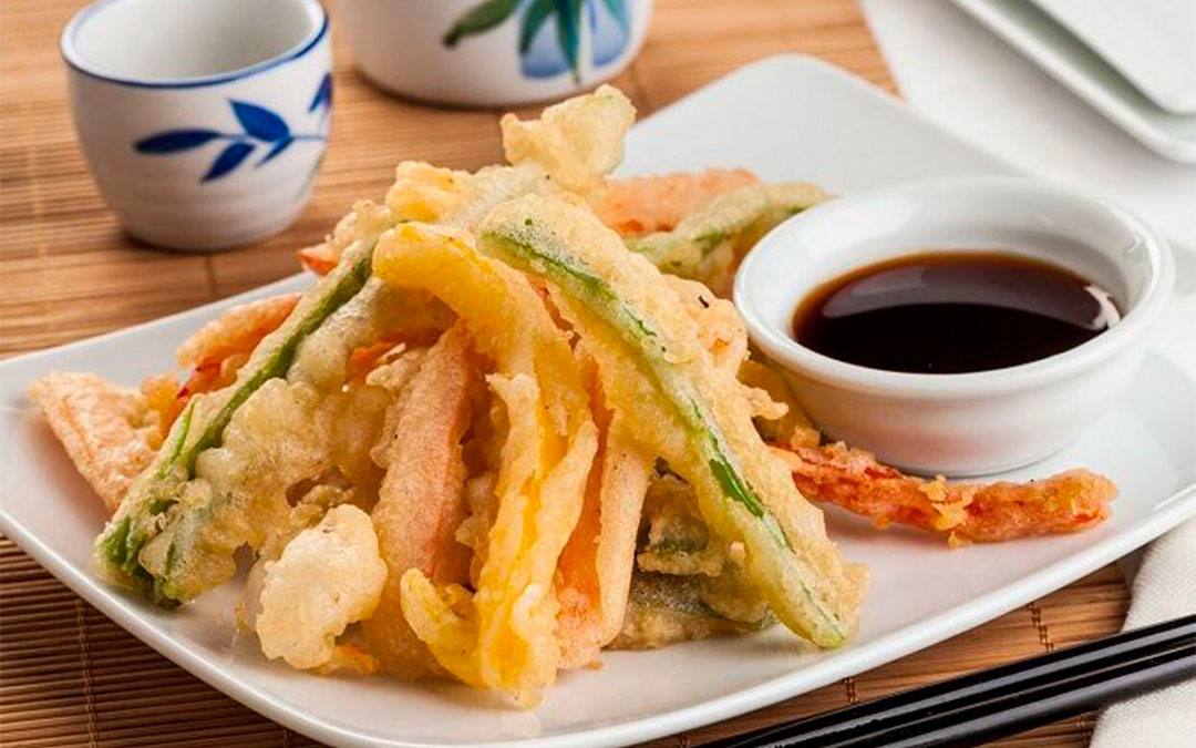 Bisaltos en tempura con salsa de naranja y soja./ Japonpedia
