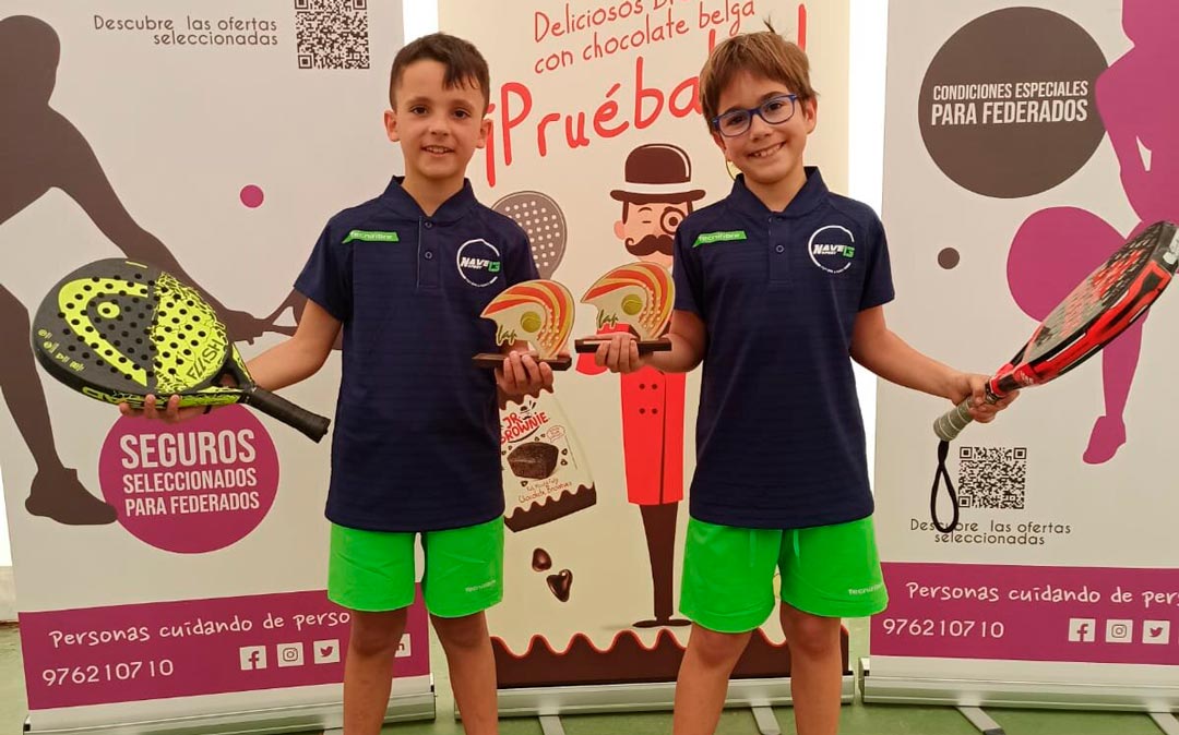 Salafranca y Martínez tras la disputa de la cuarta jornada del Campeonato de Aragón escolar de pádel / Ana Baeta