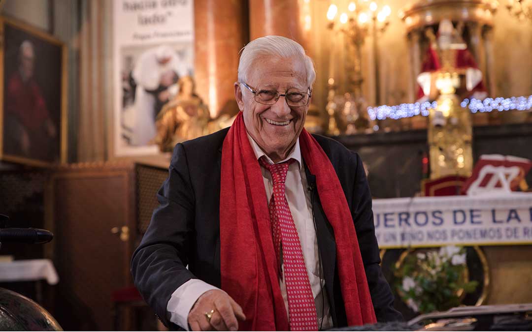 El Padre Ángel en la parroquia de San Antón de Madrid / Mensajeros de la Paz