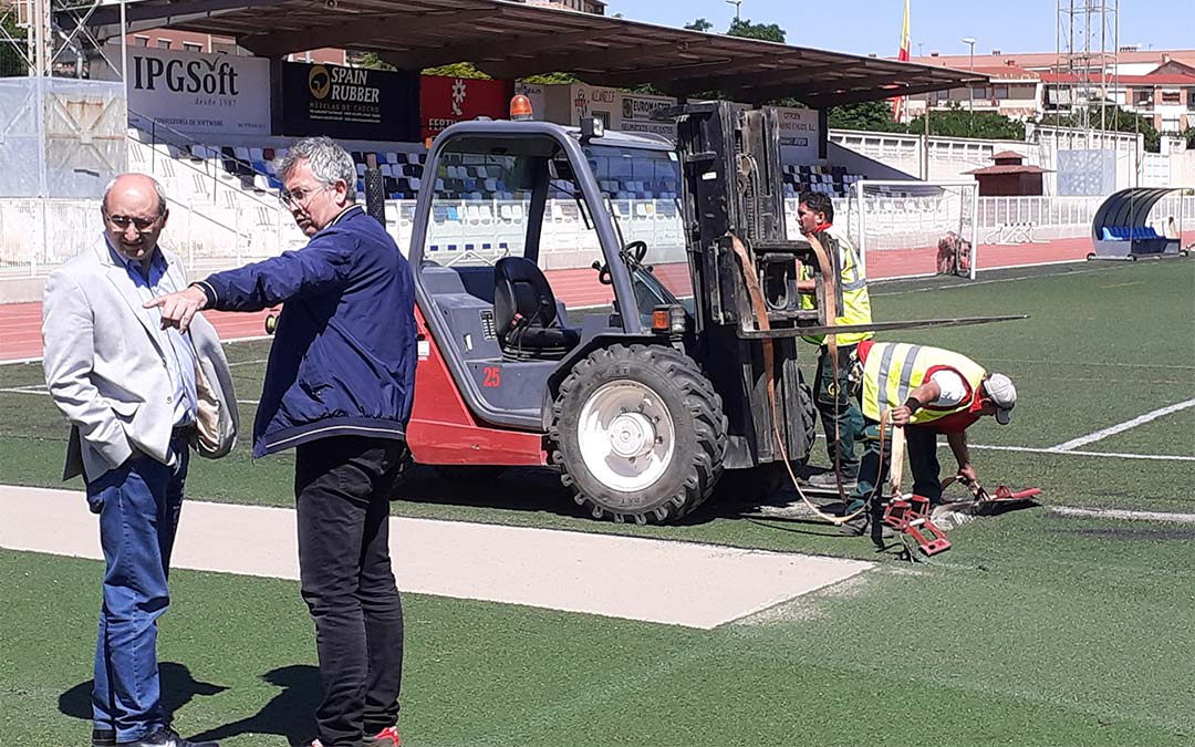 El Ayuntamiento de Alcañiz inicia las obras en el campo de fútbol./ Ayto. Alcañiz