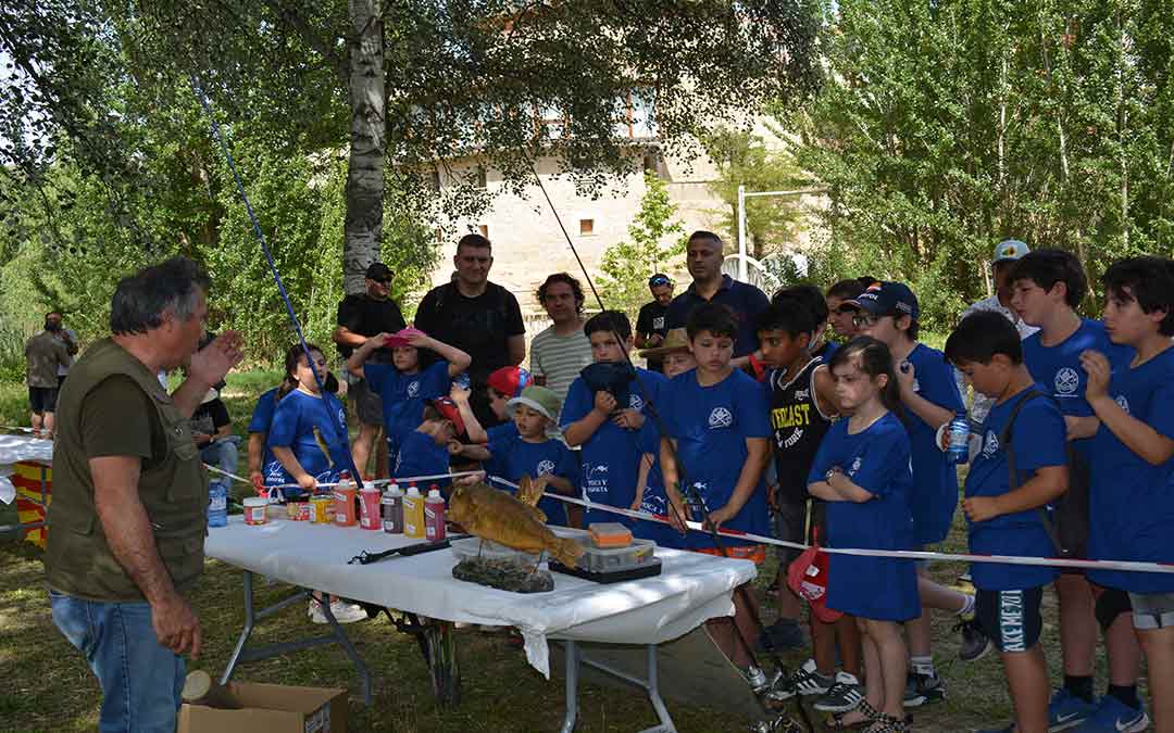 Escuela Infantil de Pesca en Alcañiz./I.M.