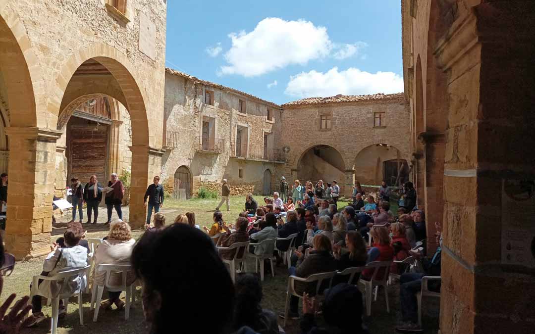 Imagen del pasado domingo en el interior del Santuario durante la romería de Santa Mónica en su quinto centenario./ Ayuntamiento de Fórnoles