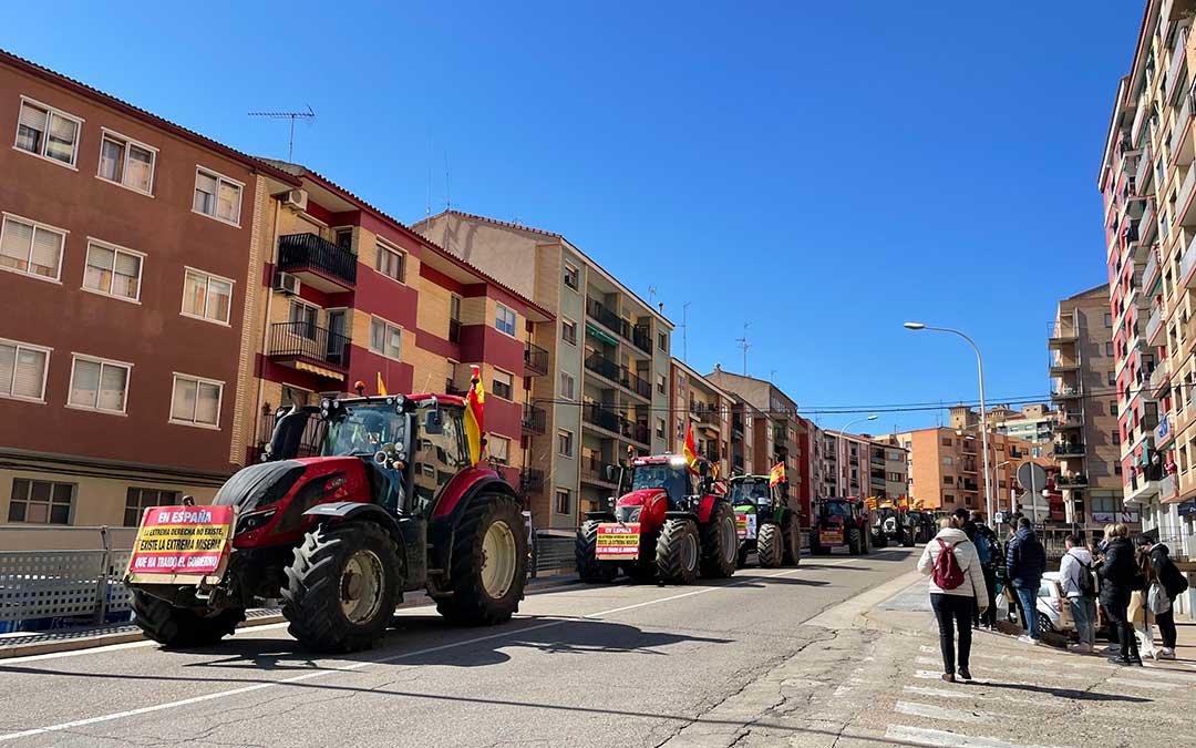 Más de 550 vehículos se concentraron en Alcañiz el pasado 1 de mayo para protestar por la subida de los carburantes./ María Celiméndiz