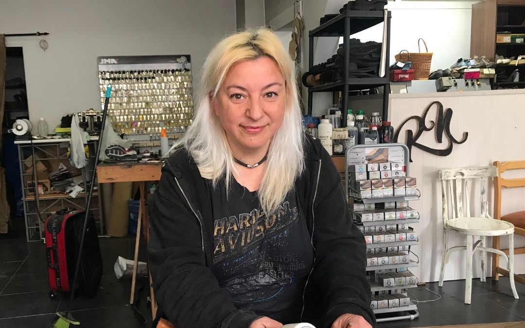 Raquel Nassif en su taller, un lugar que se ha convertido en punto clave para los vecinos de Alcañiz y localidades cercanas.