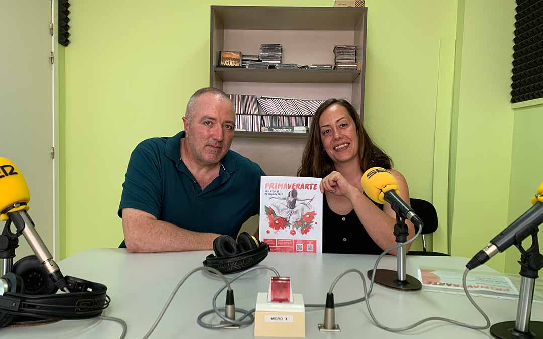 Jesús Cirac y Elia Corral en Radio Caspe / E.P