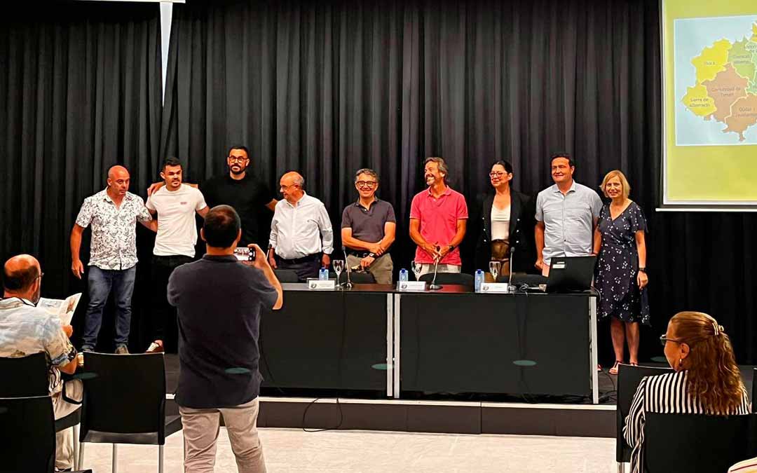 Foto de familia de los participantes en el acto que tuvo lugar en el Círculo de Bellas Artes de Madrid. L.C.