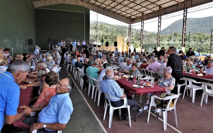 Más de 280 pensionistas participan en Peñarroya de Tastavins en el VIII encuentro de Fecojupema