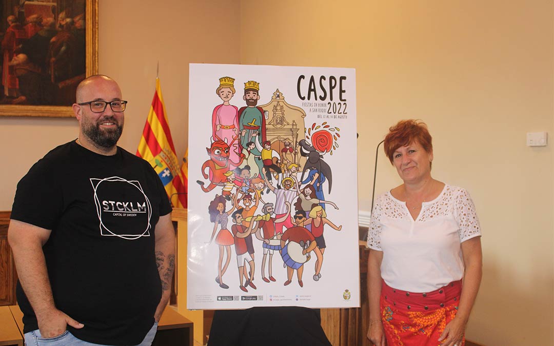 José Antonio Pérez, autor del cartel de fiestas de Caspe, junto a Elise Ventrua, concejal de Festejos. / P.S.