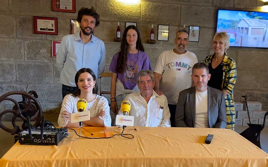 Invitados al programa especial emitido desde Bodegas Guallart./ L.C.