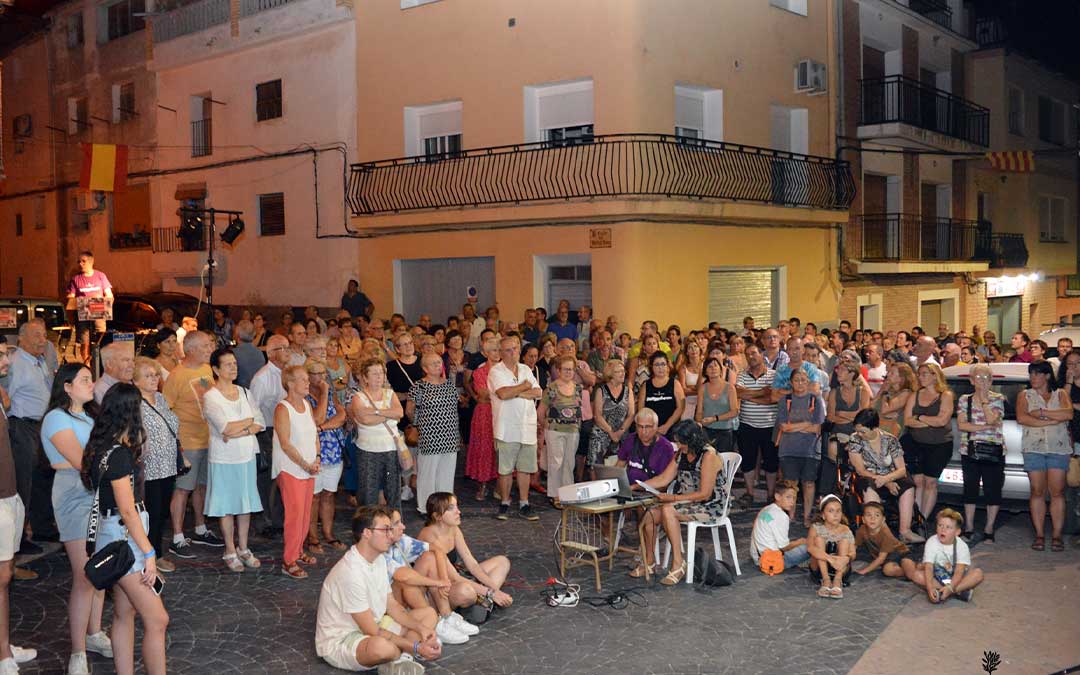 Unas 100 personas asistieron a la ruta nocturna