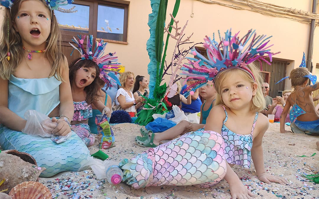 Desfile de carrozas en Mas de las Matas 2022./ J.D. Gil