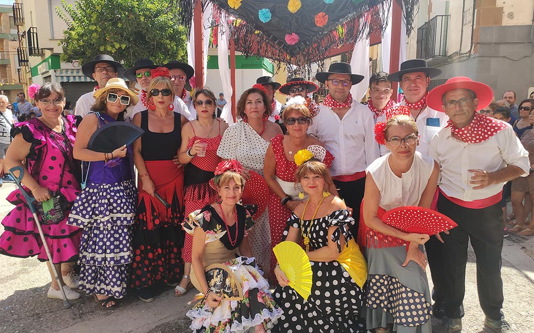Desfile de carrozas en Mas de las Matas 2022./ J.D. Gil