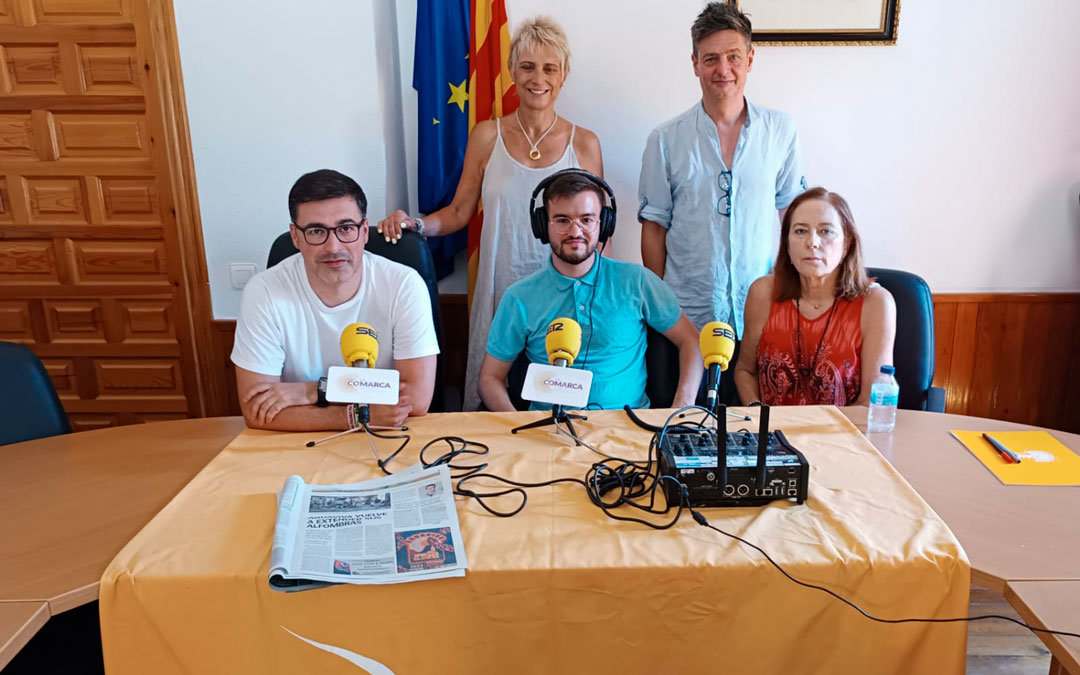 Participantes en el programa especial de Radio La Comarca en Aguaviva / L.C.