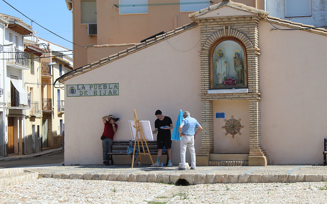 Jesús Arto y Pepe Ubalde con su cámara, observando de cerca al poblano Miguel Guillén en El Charif. / B. Severino