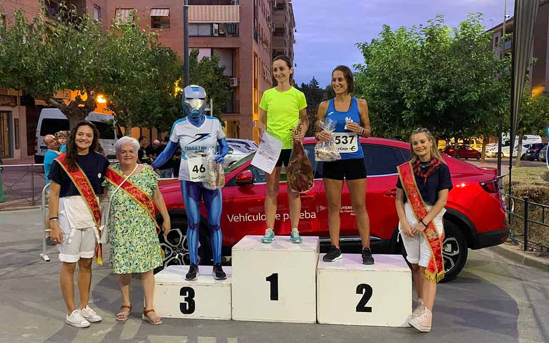 Podio en la categoría Absoluta femenina./Ayuntamiento de Alcañiz