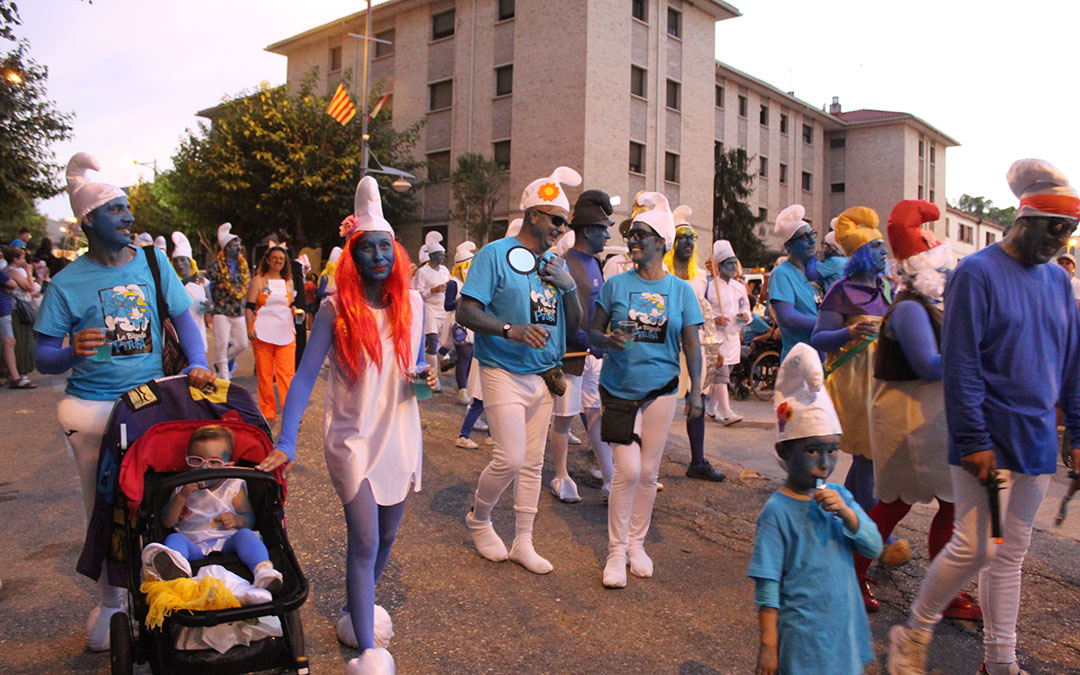 Desfile de carrozas en las fiestas de Alcañiz. / B. Severino
