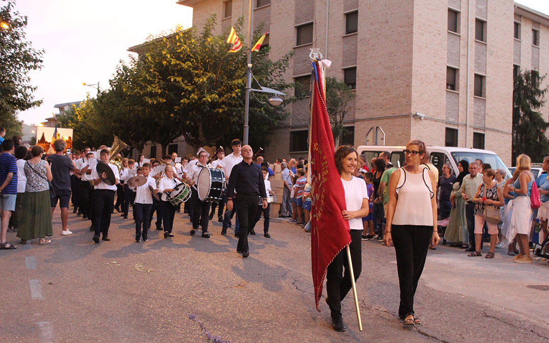 Desfile de carrozas en las fiestas de Alcañiz. / B. Severino