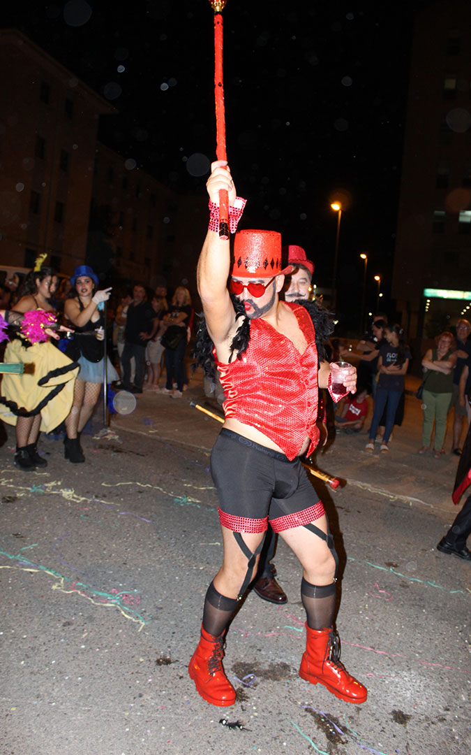 Desfile de carrozas en las fiestas de Alcañiz. / B. Severino