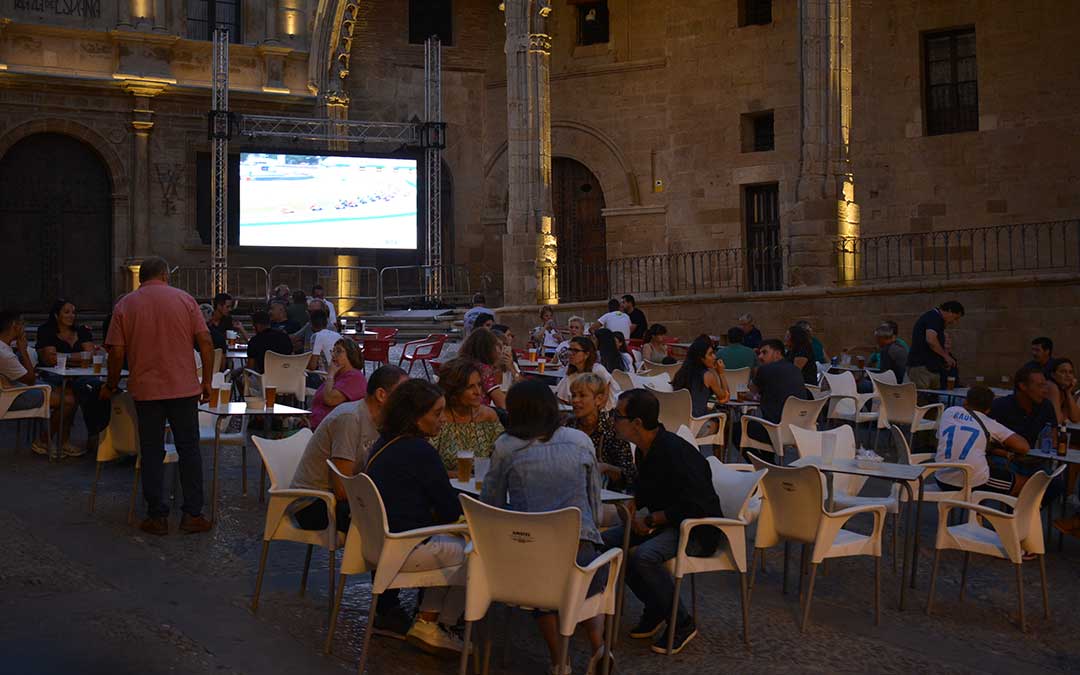 Imagen de la Plaza de España durante la víspera del Gran Premio de MotoGP./ Camila Ortiz.
