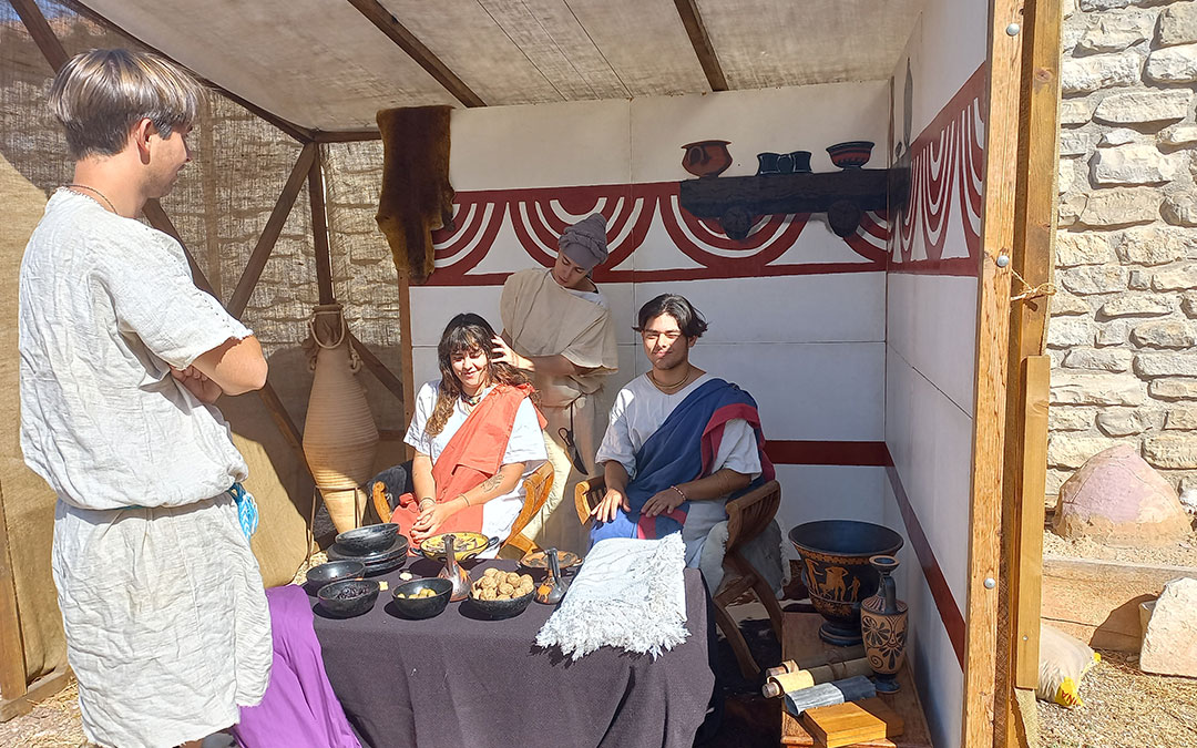 Sedeisken volvió con recreaciones, mercado y puestos artesanales. / Vida Primitiva