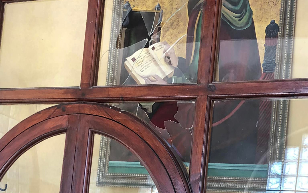 Vandalismo en la ermita de Santa Bárbara de Calanda. / Ayto. Calanda