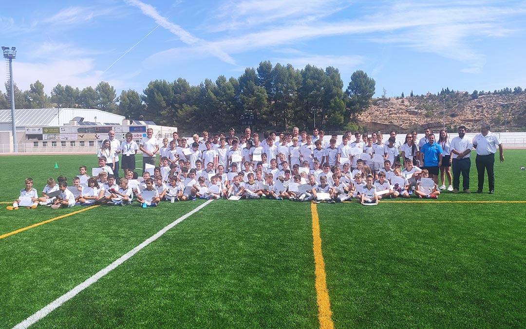 Foto de familia del Campus Experience Real Madrid./ J. D. G.