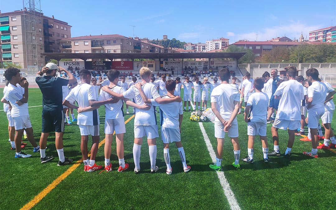 Charla final tras un entrenamiento./ J. D. G.