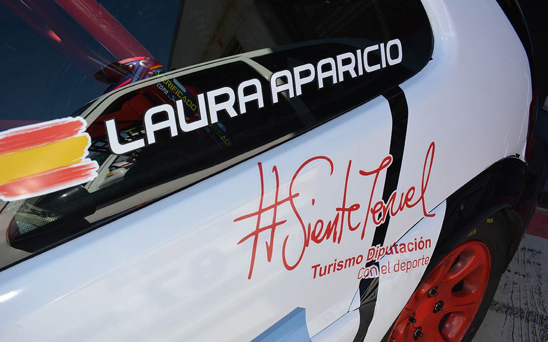 La piloto bajoaragonesa Laura Aparicio disputó la Copa Saxo este domingo./I.M.