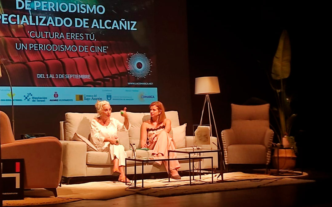 Mariola Cubells analiza el panorama televisivo actual en el curso de periodismo de Alcañiz. /N.A.