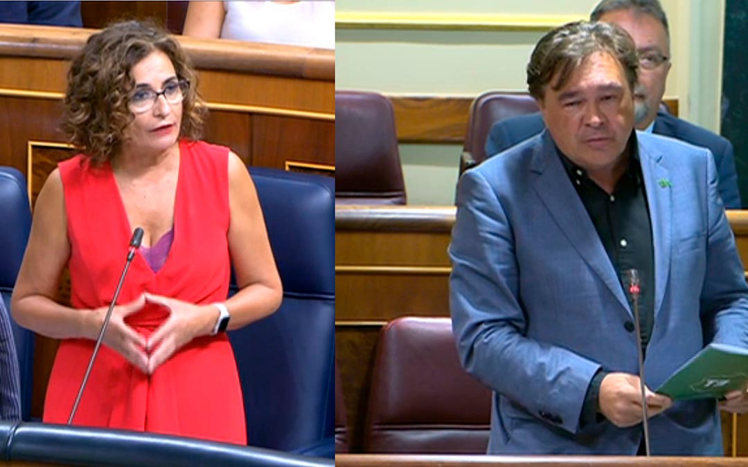 María Jesús Montero y Tomás Guitarte durante la sesión de control de este miércoles./Teruel Existe