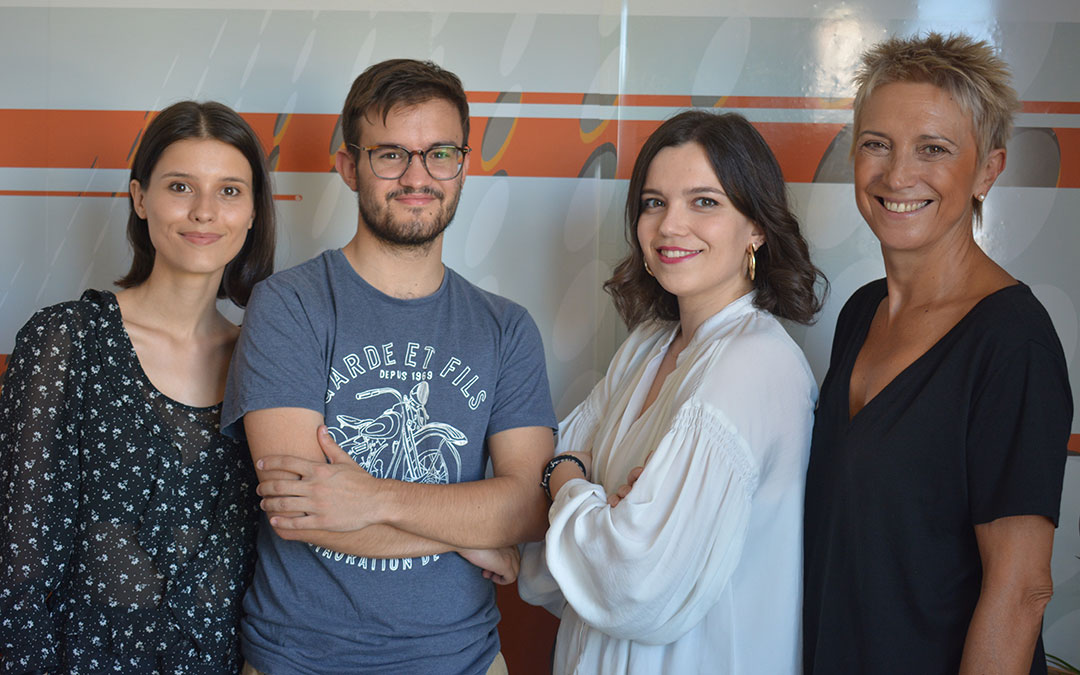 Iulia Marinescu, Eduard Peralta, Alicia Martín y Marisa Bardavío en el estudio de Radio La Comarca./ L.C.